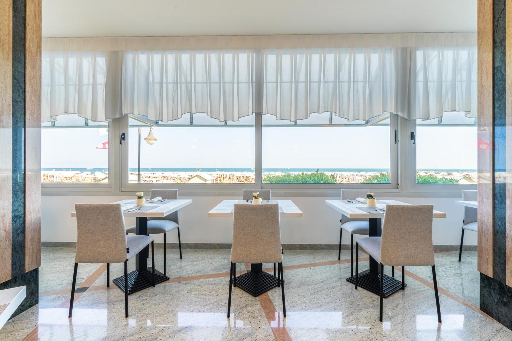 Hotel Montecarlo 3 Stelle Superior Каорле Экстерьер фото